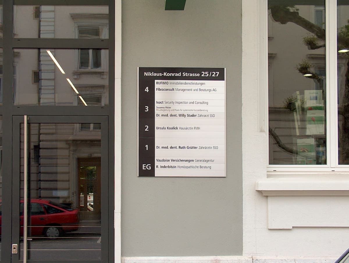 Infonorm Schild Niklaus Konrad Strasse