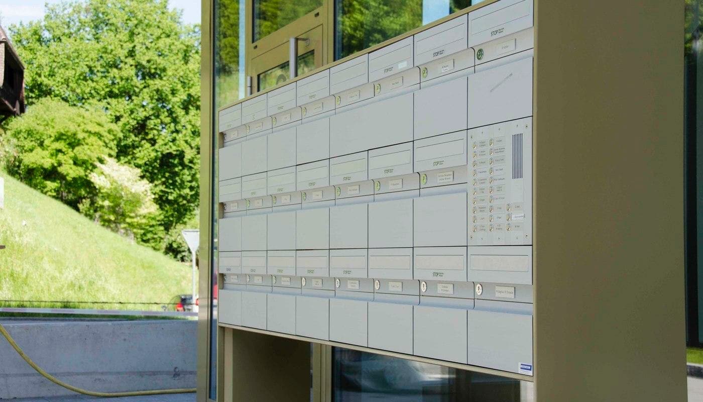 Briefkastenanlage mit Gesamtsonnerie