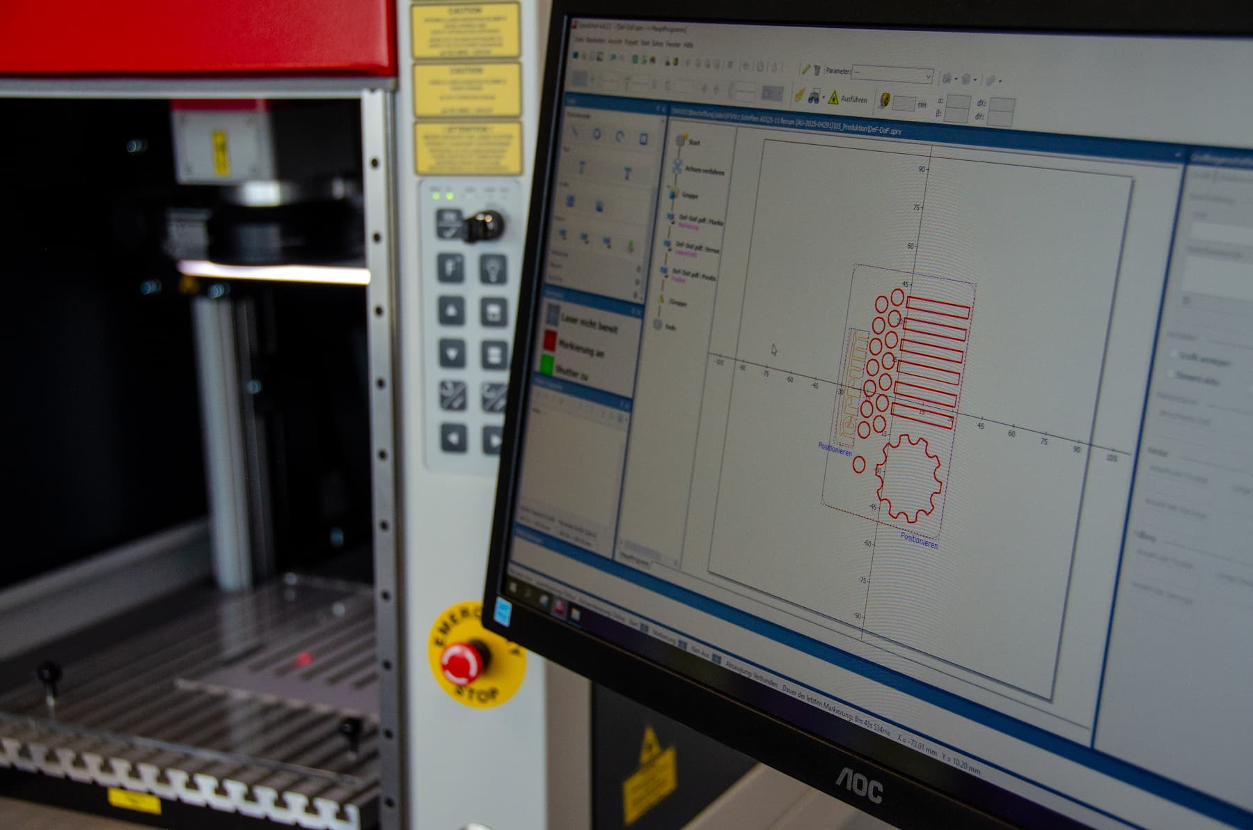 Faserlaser mit Steuerungssoftware beim Markieren der Typenschilder für Ferrum