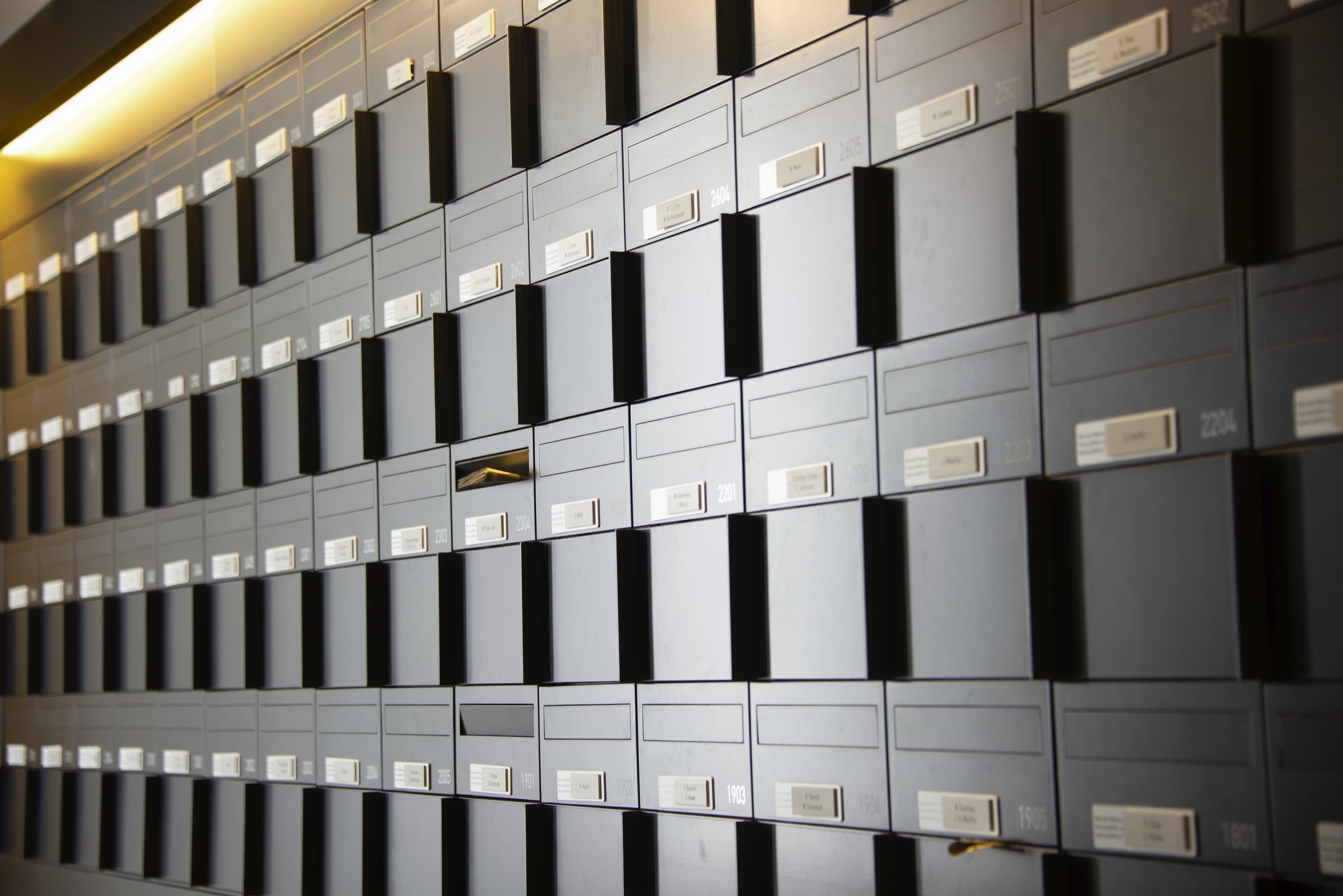 Briefkastenanlage im Bärentower, Ostermundigen
